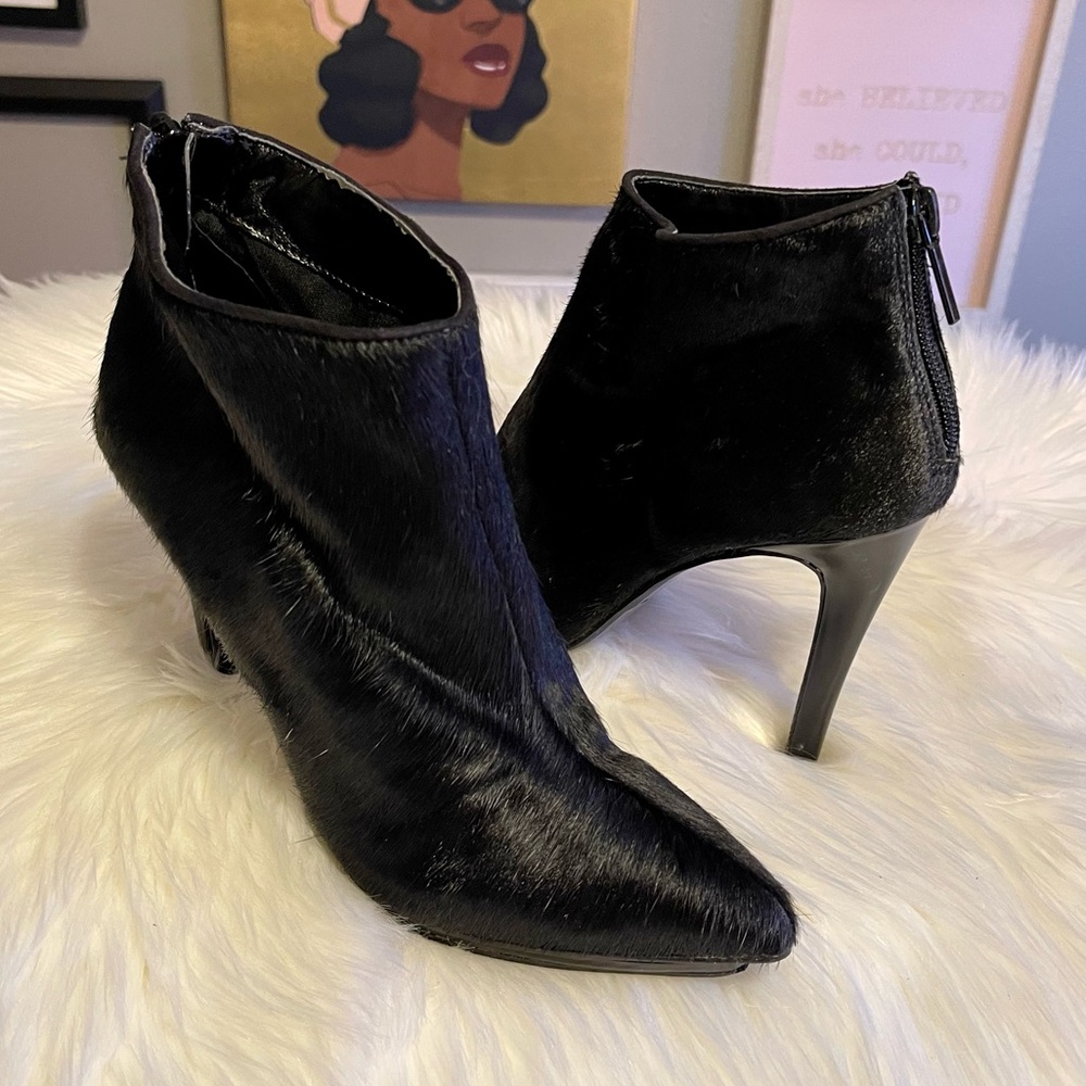 Express Black Leather and Faux Fur Stiletto Ankle Boots 7